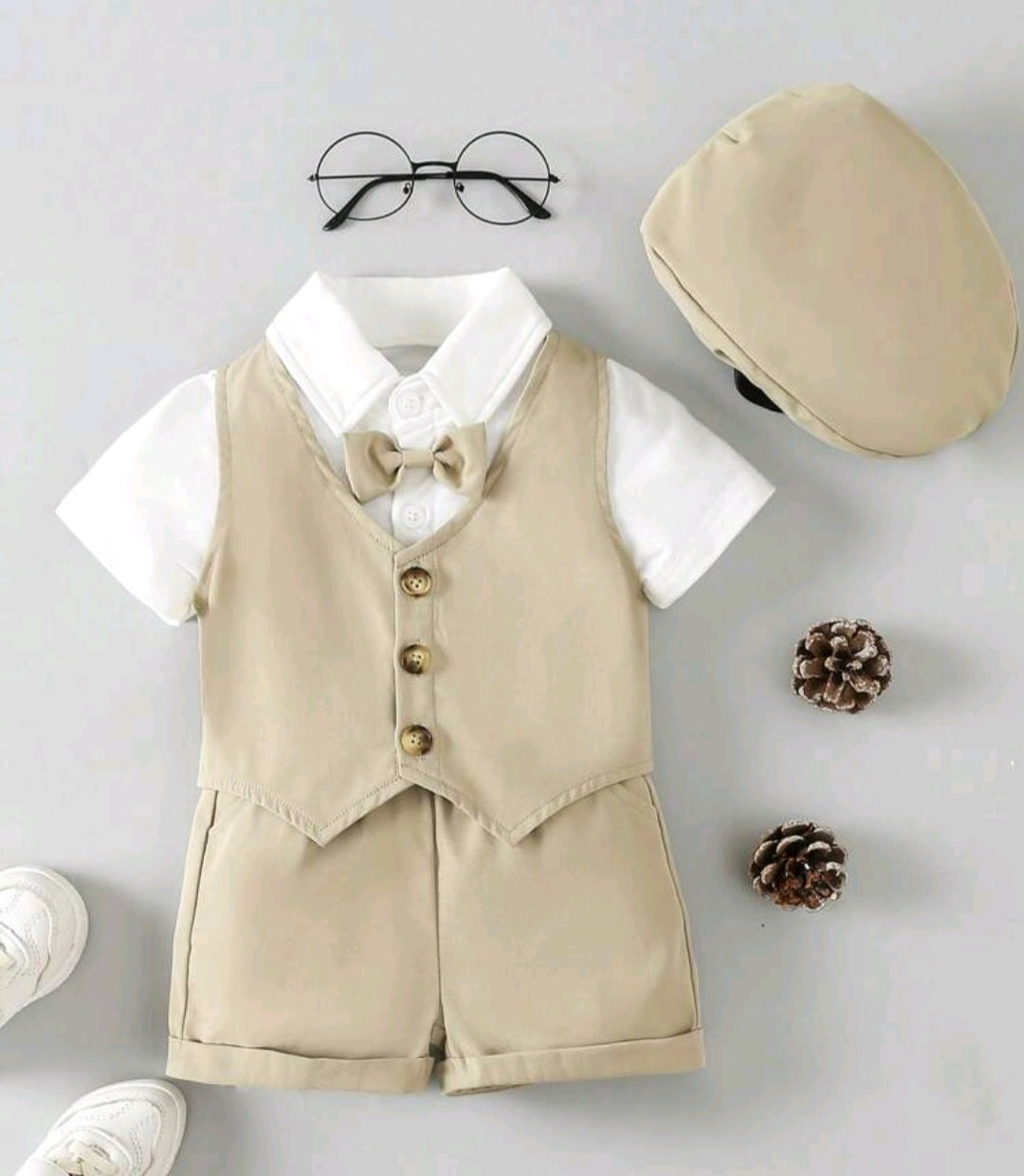 5PCS Gentleman Suit Beidge and White.