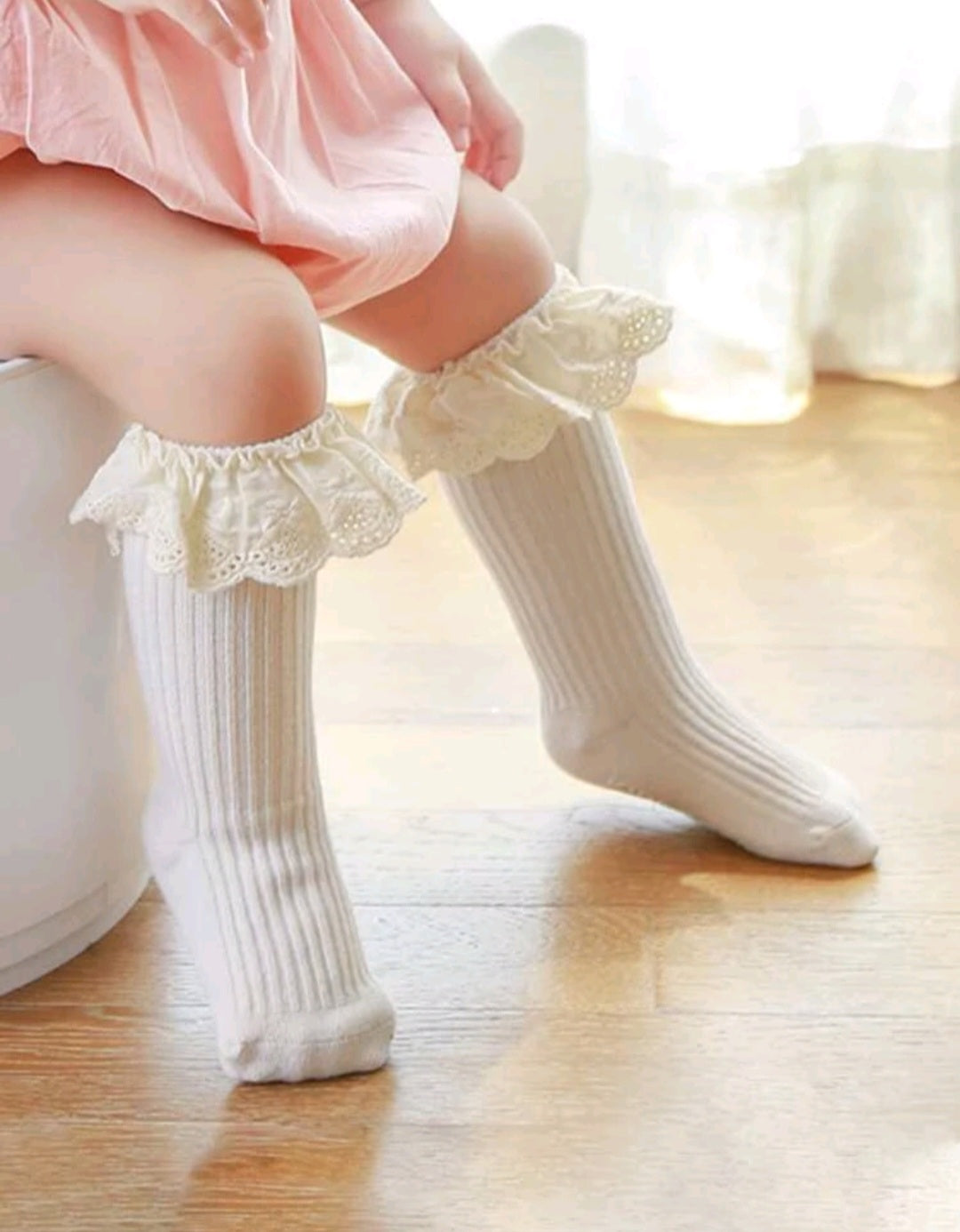 Beidge Ruffle Lace Socks