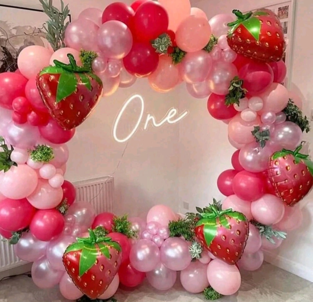 6PCS Strawberry Balloon Set