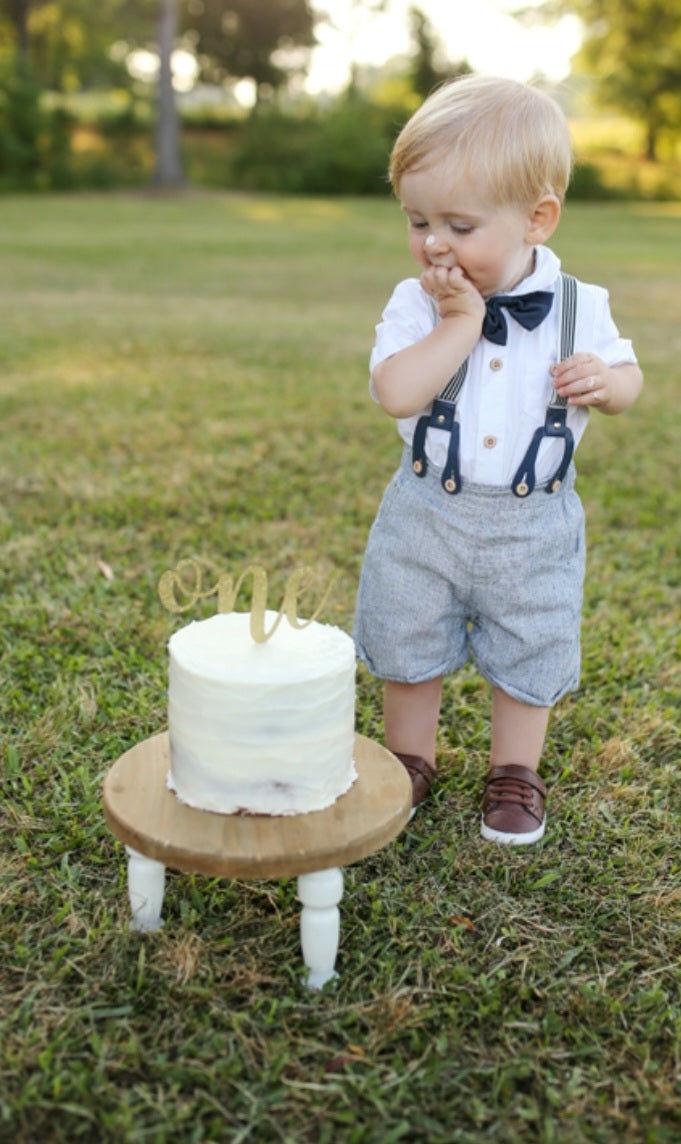 Gentleman Suit White Short Sleeve Shirts with Shorts, Suspenders and Bowtie