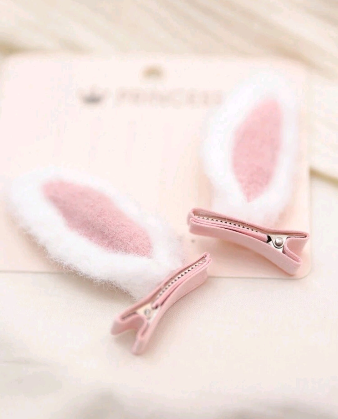 Bunny Ears, Clips