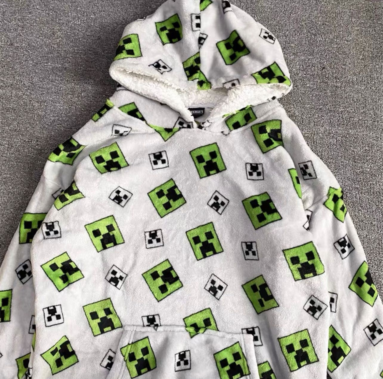 Minecraft Creeper White Oversized Kids Hooded Blanket