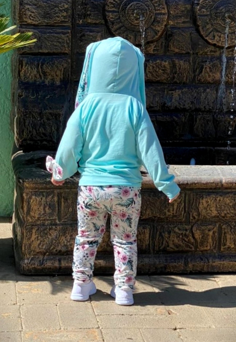 Blue Bunny Floral 10001010