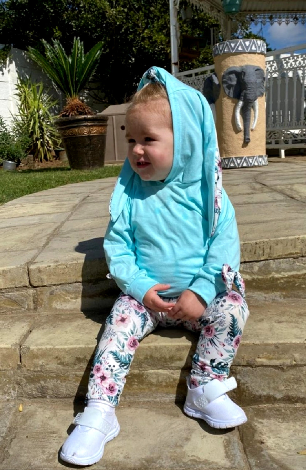 Blue Bunny Floral 10001010