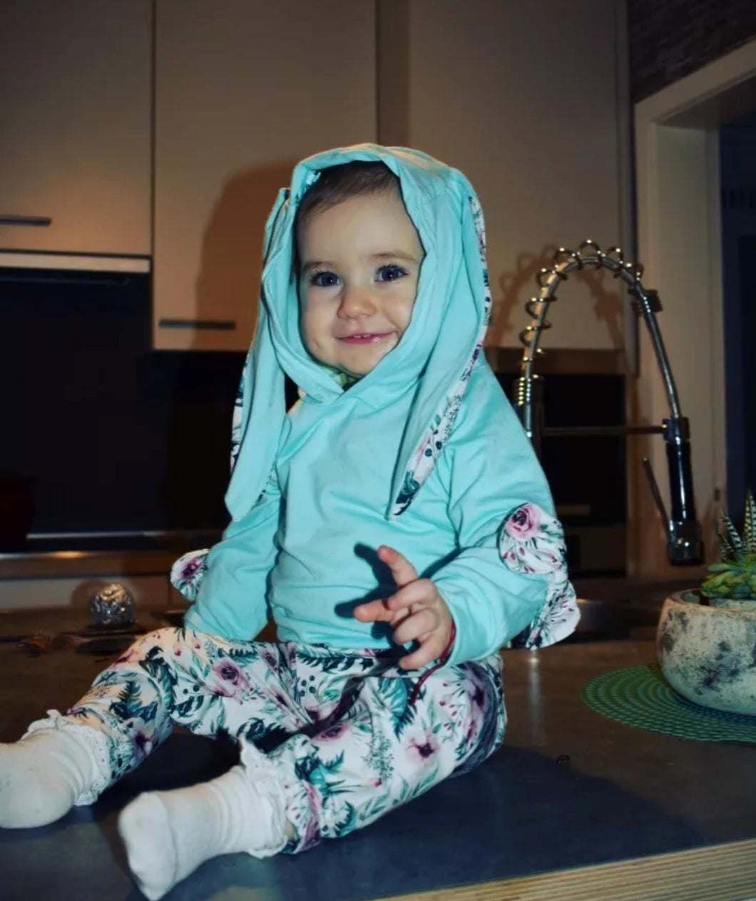 Blue Bunny Floral 10001010