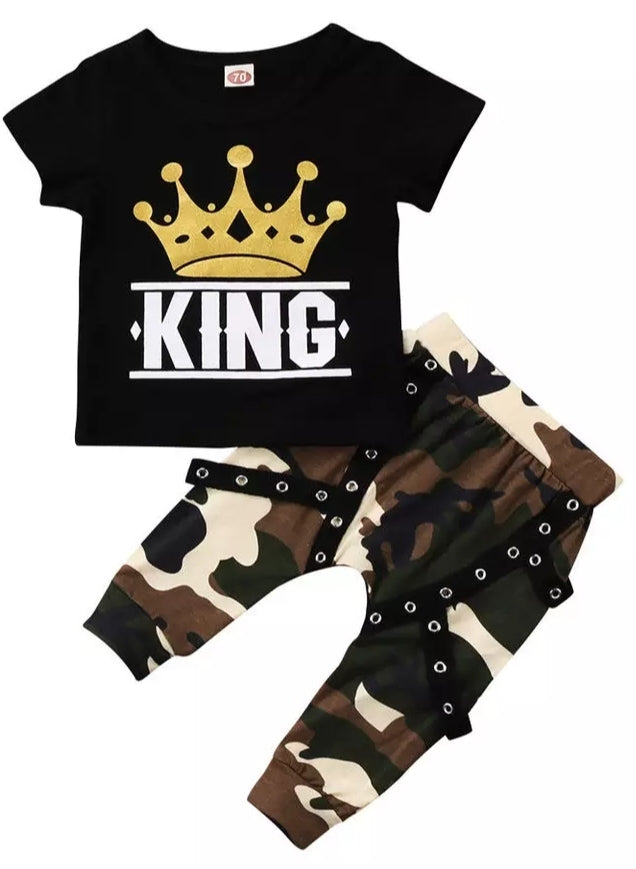 King T-shirt and Camo Pants #200043