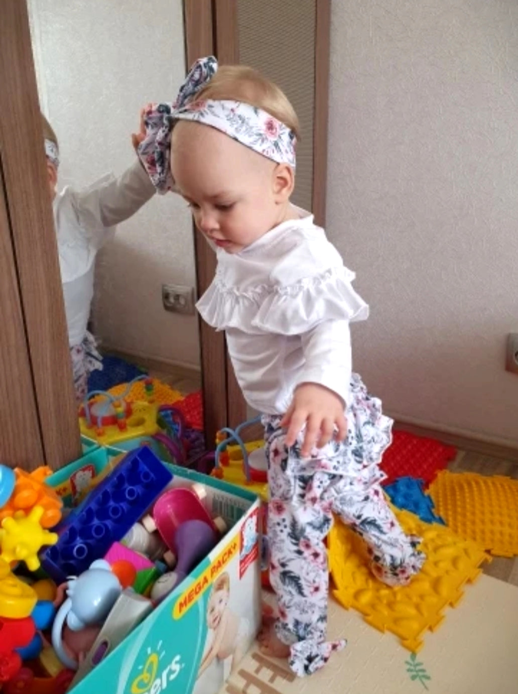 White Ruffle Top with Florral Leggings and Headband