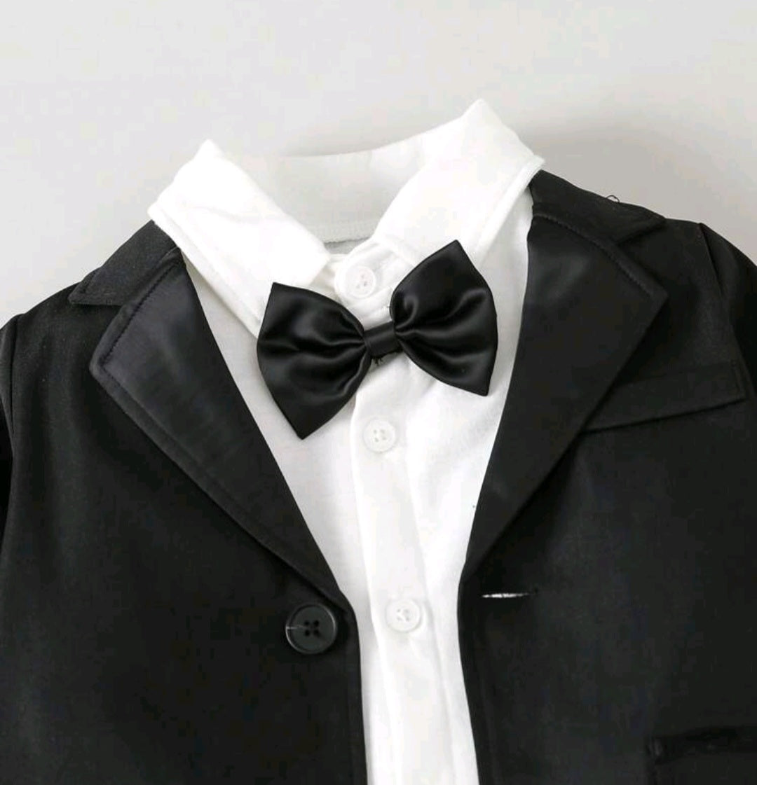 4PCS Gentleman Suit Black and White 