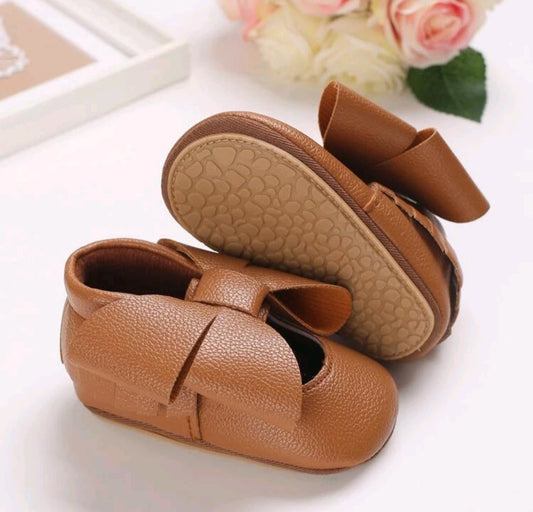 Big Bow Tan Leather Pumps