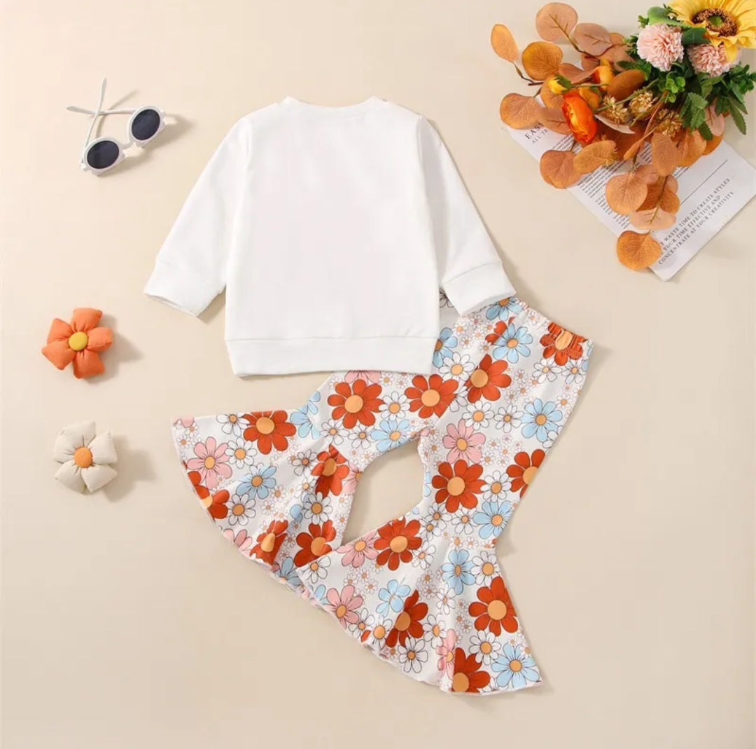 Flower Girl Crewnek Sweatshirt and Floral Bellbottoms 1001083