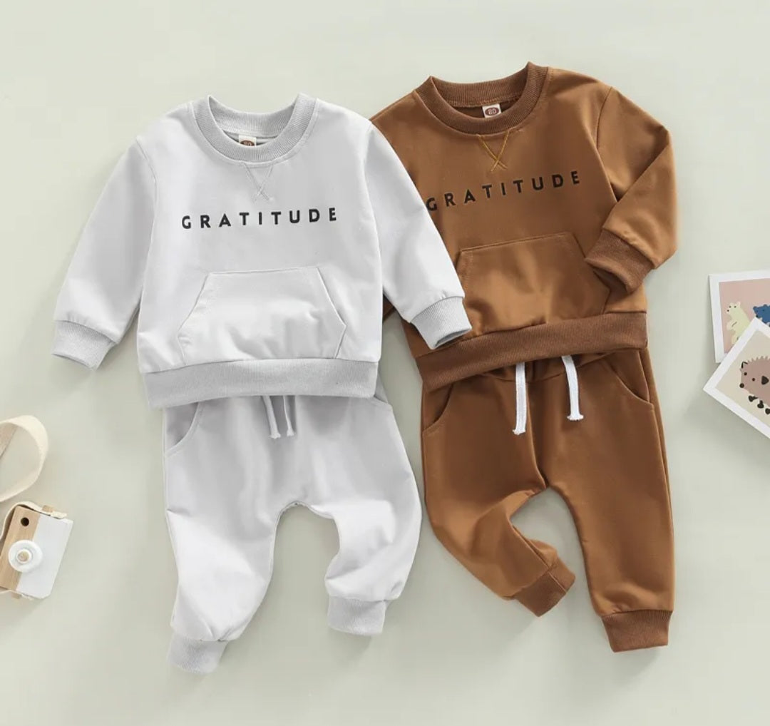 Gray Gratitude Crewnek Tracksuit 2000337