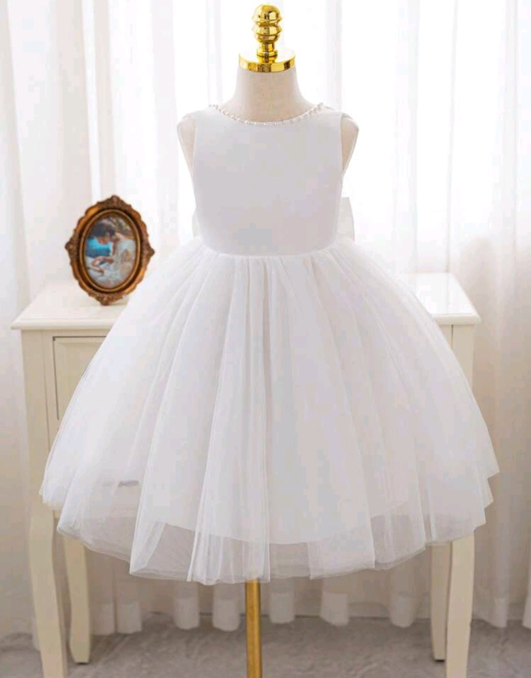 White Special Occasions Dress with Pearls 100082