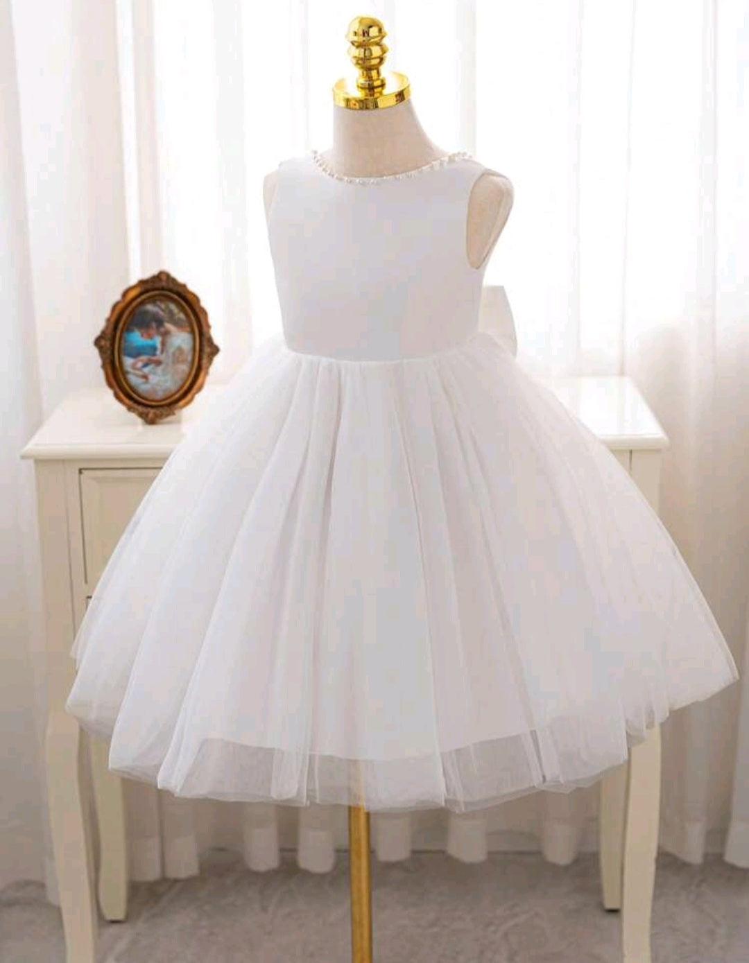 White Special Occasions Dress with Pearls 100082